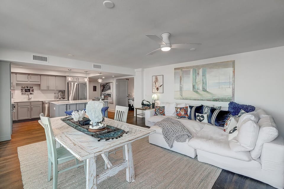 Indoor - Unwind in the living area