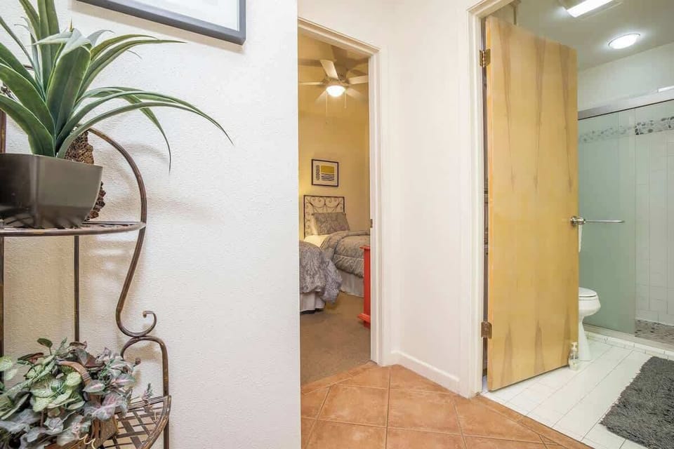 Guest Bathroom. 
