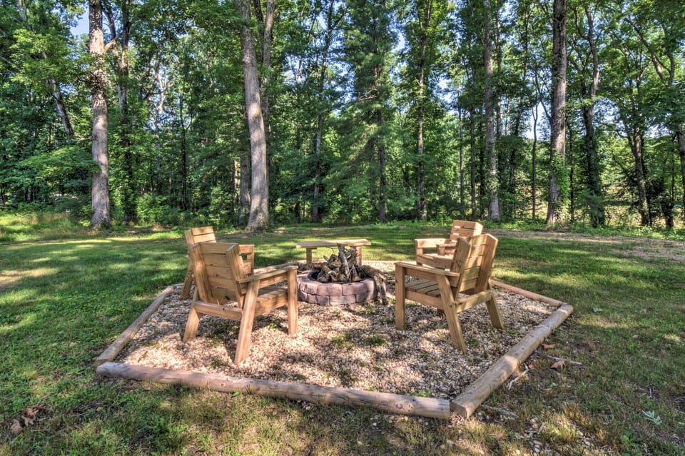 Spacious Yard | 2 Fire Pits