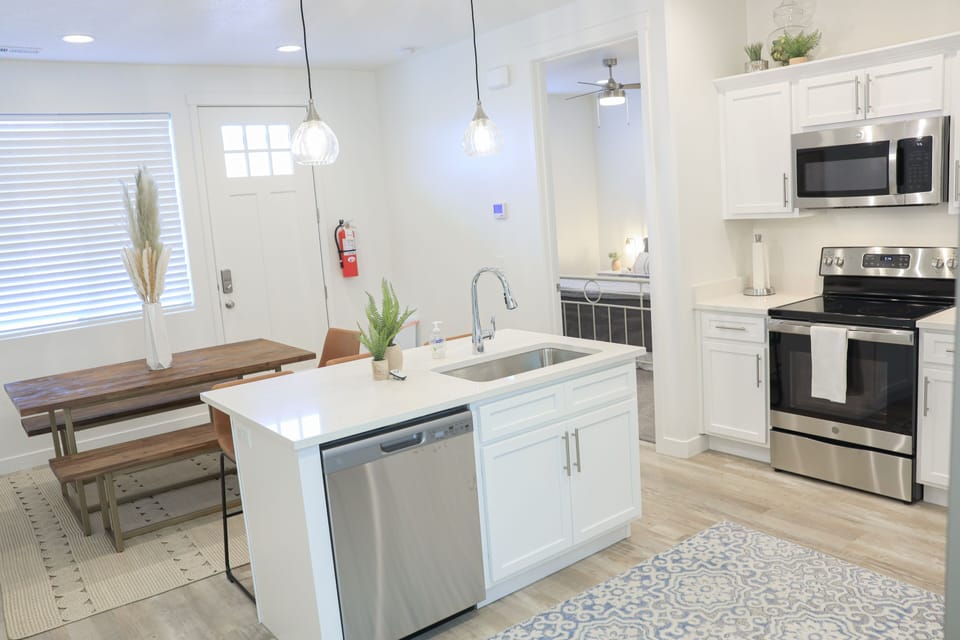 Lake House Kitchen & Dining
