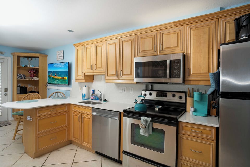 Full kitchen
