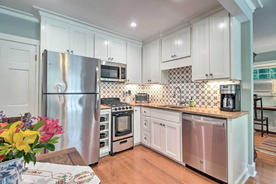 Kitchen | Newly Remodeled | Cooking Basics Provided