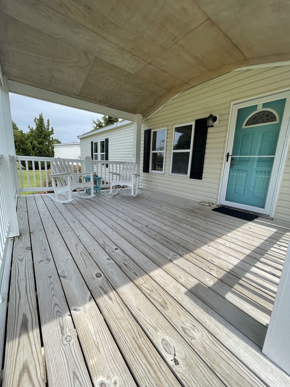 Front porch good for sitting and watching the sunset. 