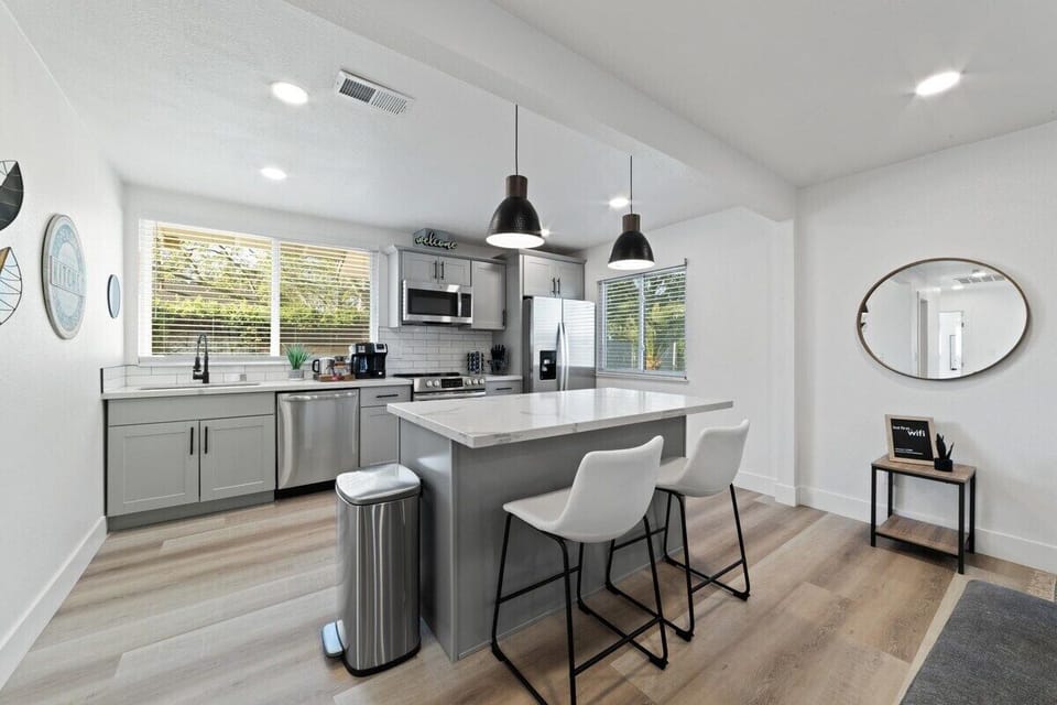 Kitchen Island!