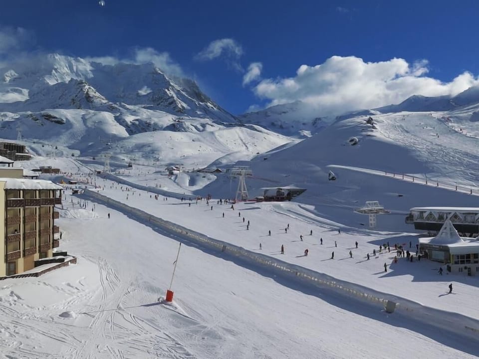 Snow and ski sports