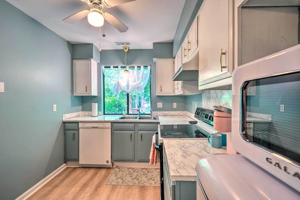 Kitchen | 1st Floor | Dishware & Flatware