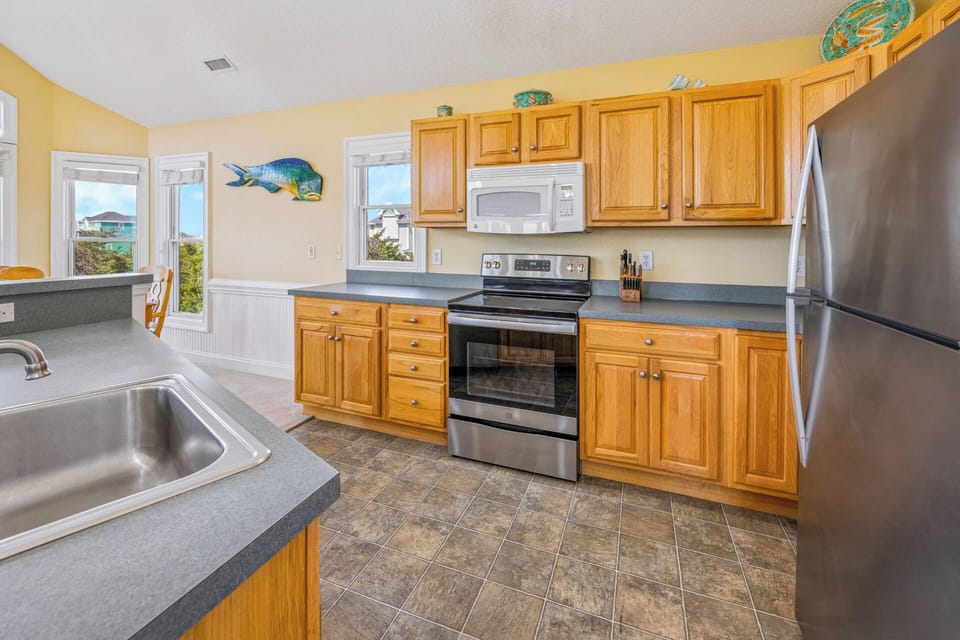 Surf or Sound Realty - 1039 - Island Stylin - Kitchen -2