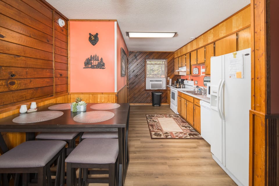 Powerful A/C unit in the kitchen cools the cabin on hot days.