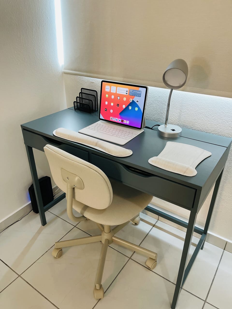 Work/Study Station Wi-Fi included 