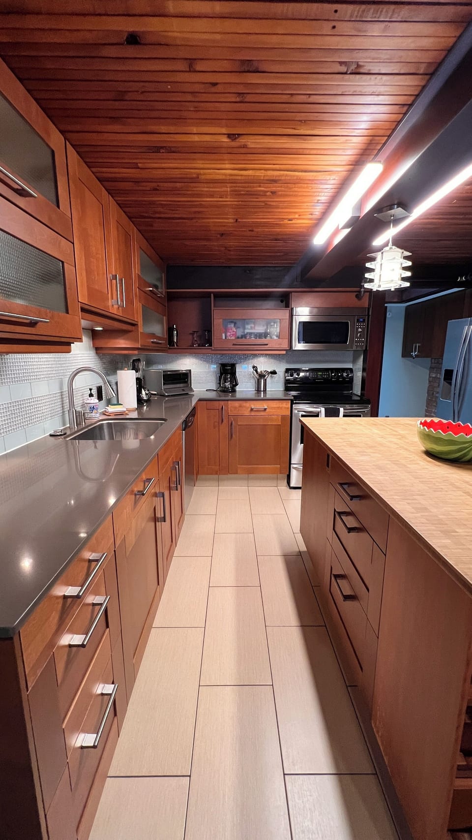 Full kitchen 
