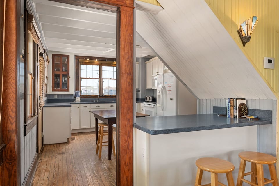 NH225: Fourth Estate Cottage | ML Kitchen Area