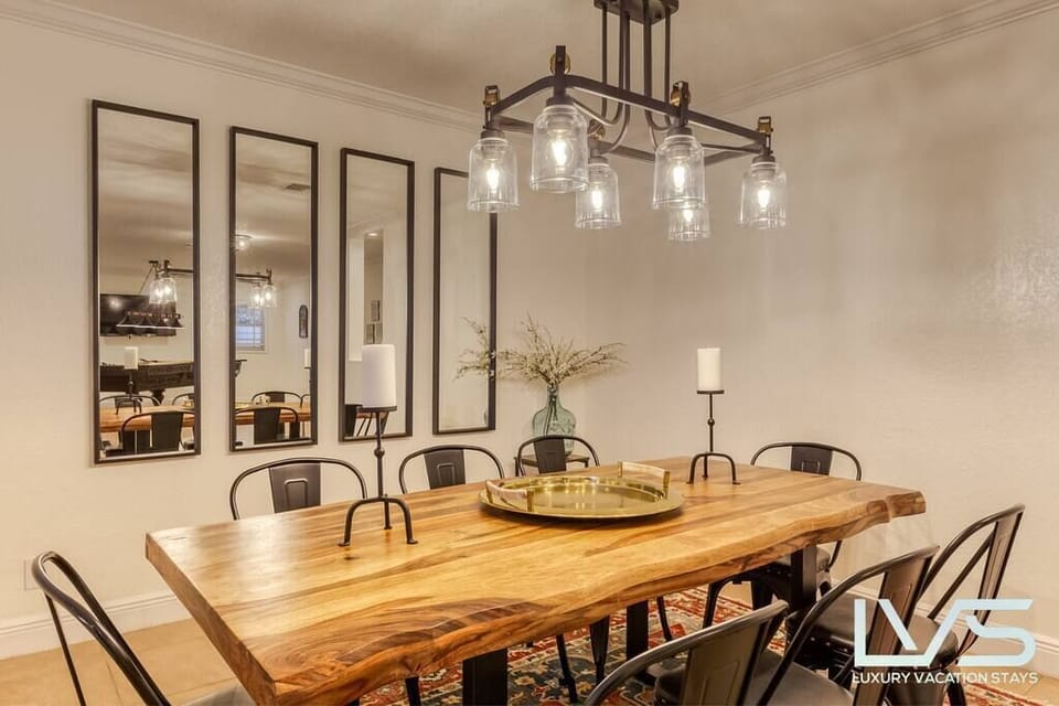 Dining Area with seating for 8. 