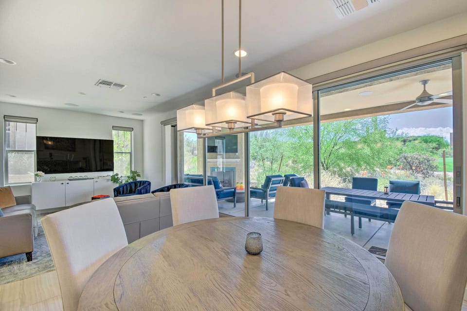 Dining Area | Dishware Provided