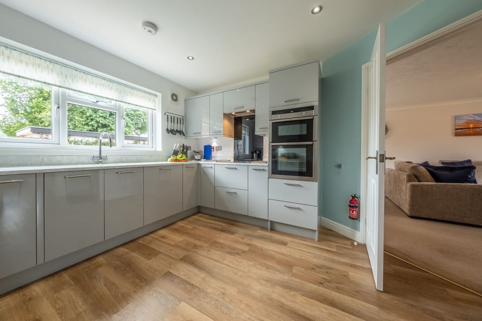 Ground floor: The bespoke kitchen is well equipped