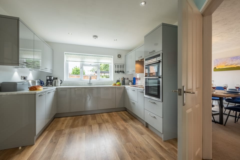 Ground floor: Integrated units in the kitchen