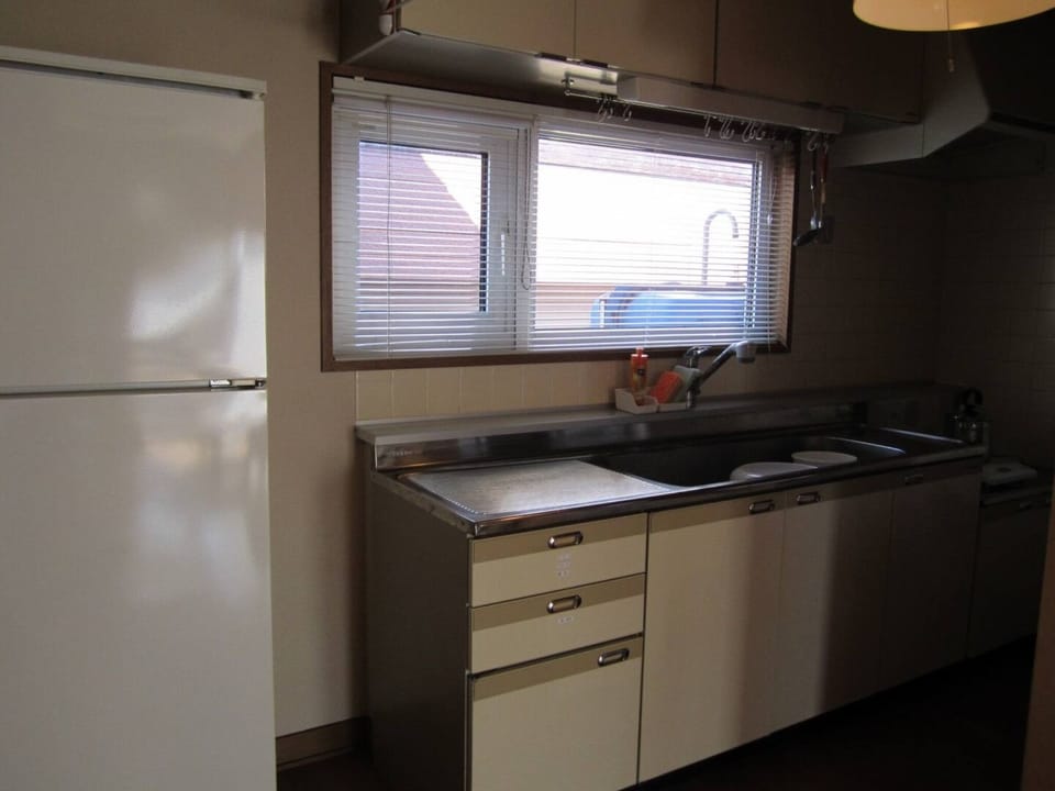 1F kitchen
