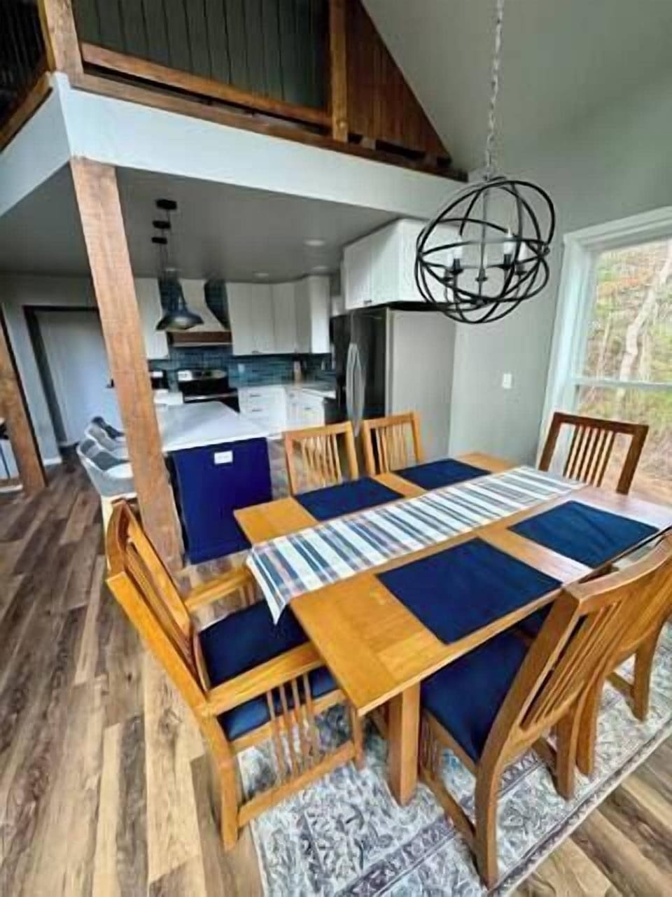 Dining Area (1)