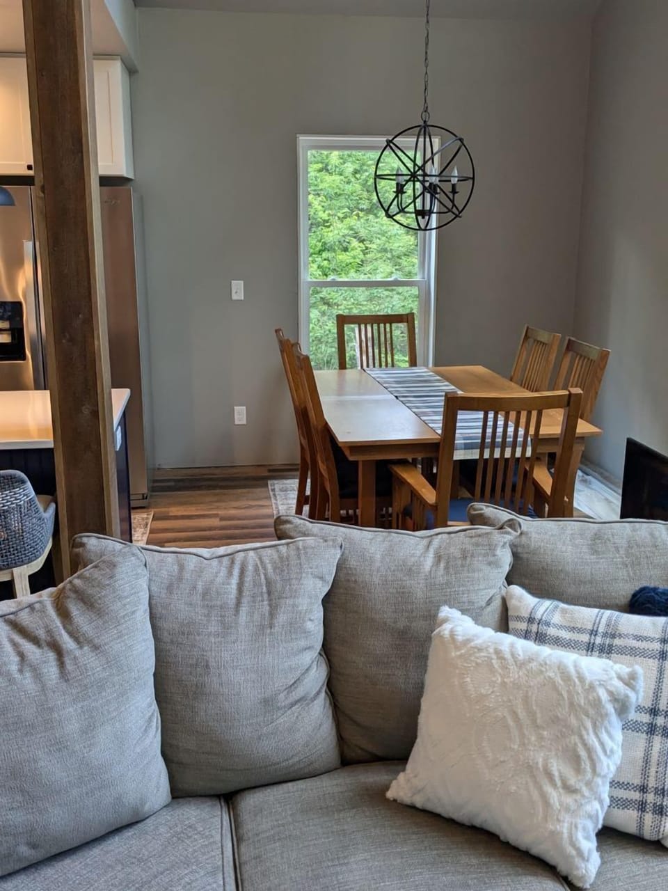 Dining Area (2)