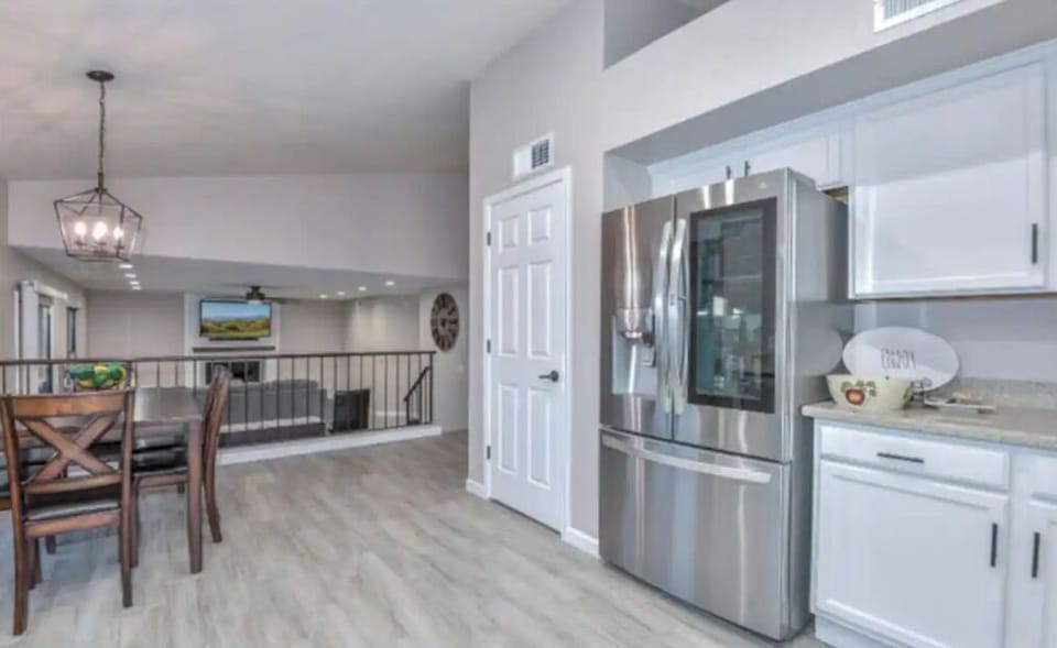 Kitchen with dining table for 6 