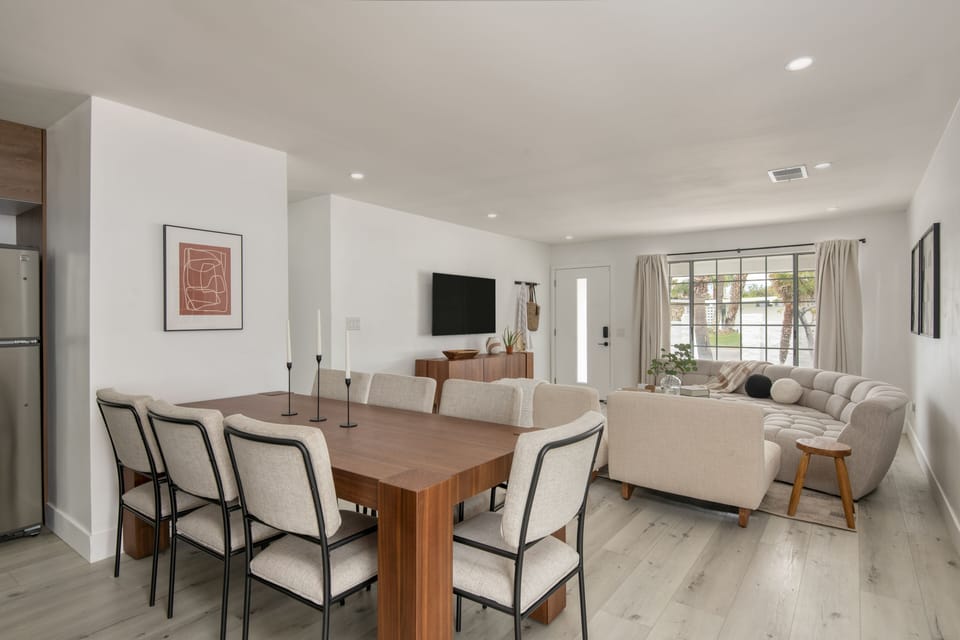 Dining table seats 7.
