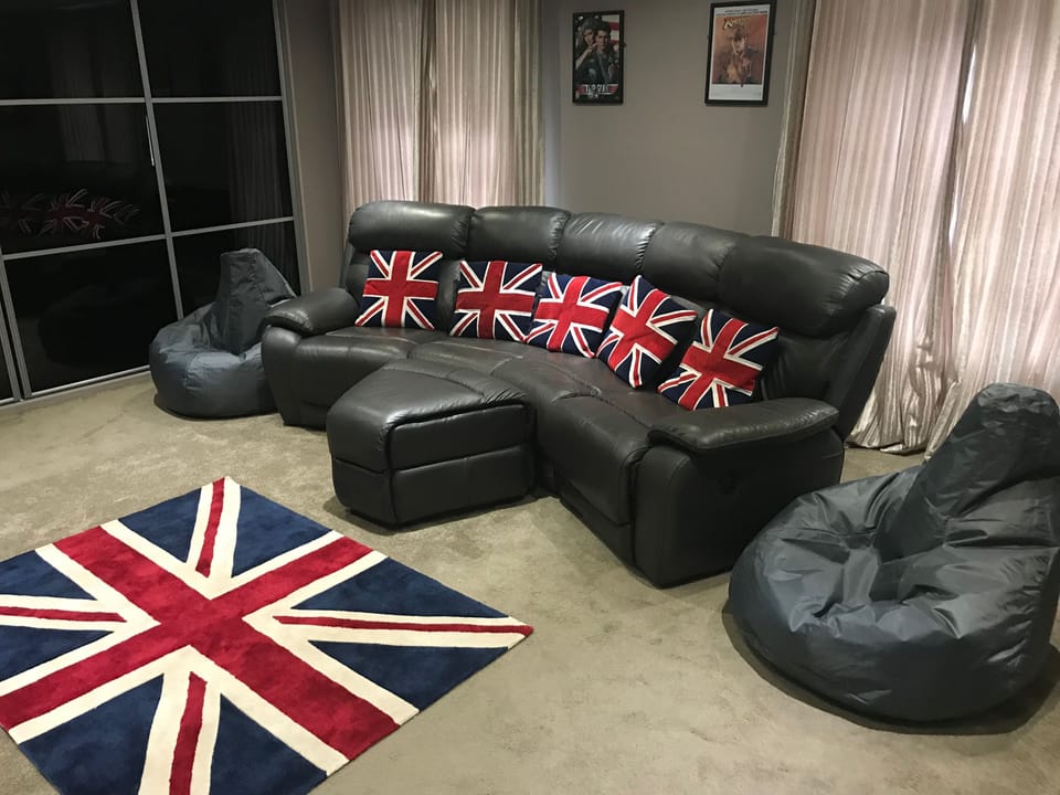 cinema/gaming room