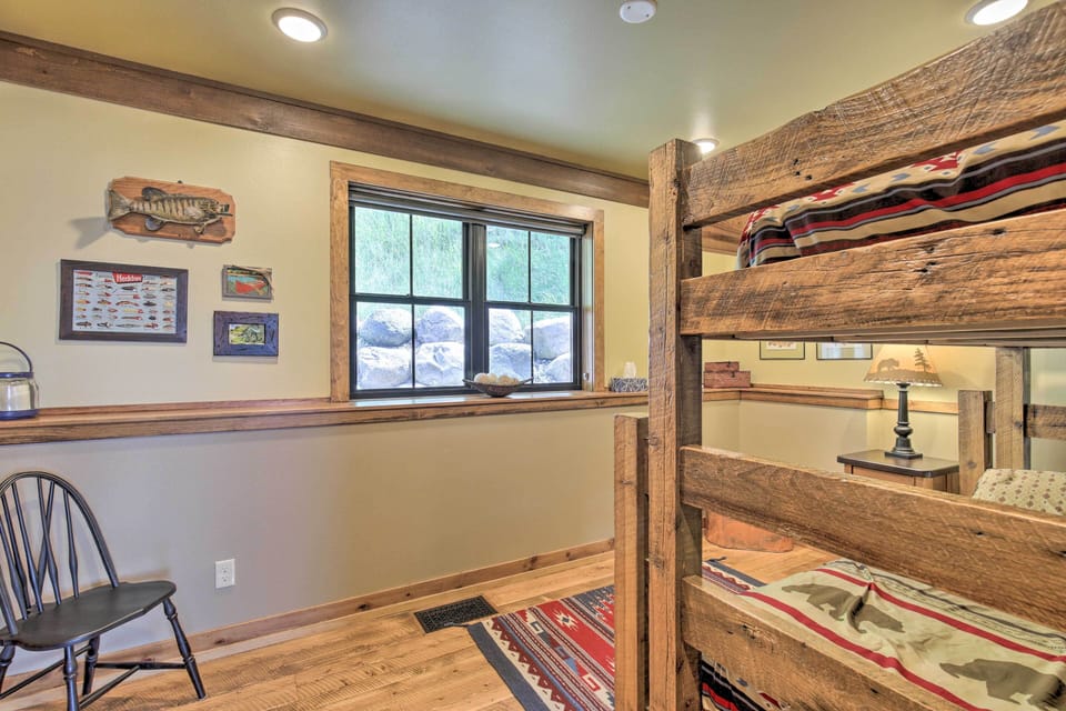 Bedroom 5 | Full/Queen Bunk Bed