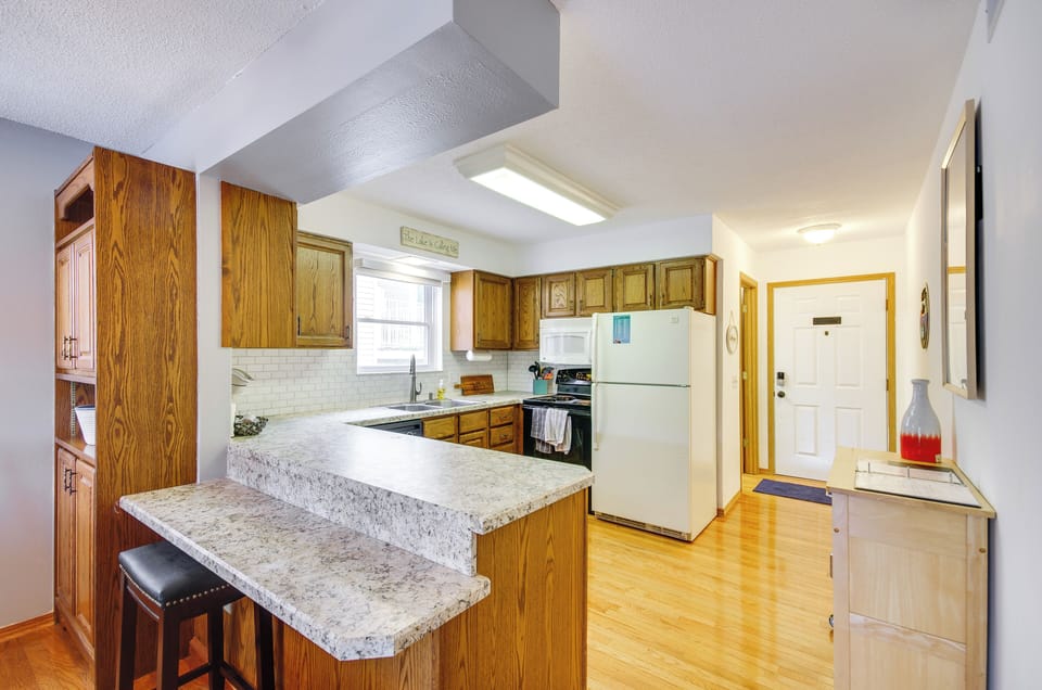 Kitchen | Breakfast Bar | Equipped w/ Cooking Basics