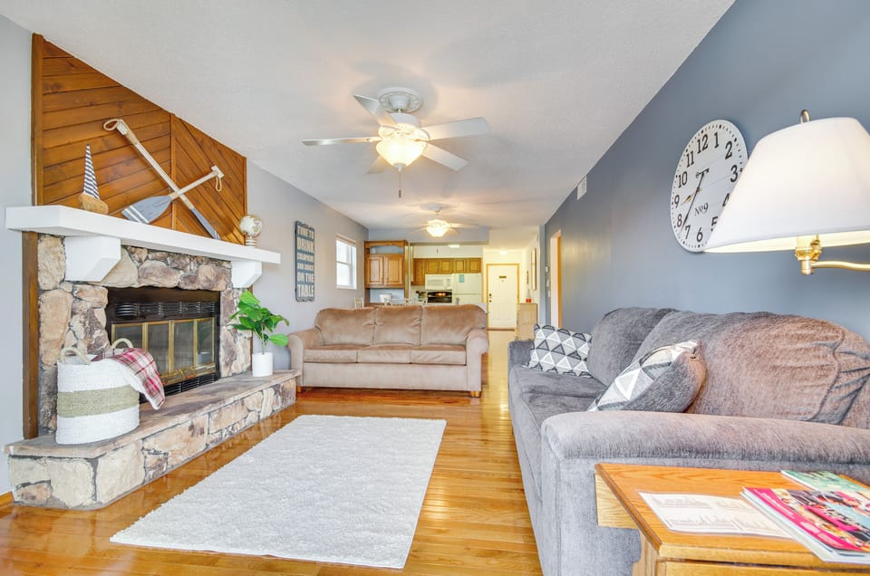 Living Room | Sleeper Sofa | Cable TV | Decorative Fireplace