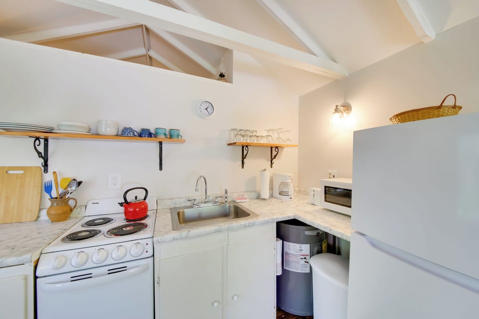 Kitchen | Main Level | Toaster | Spices
