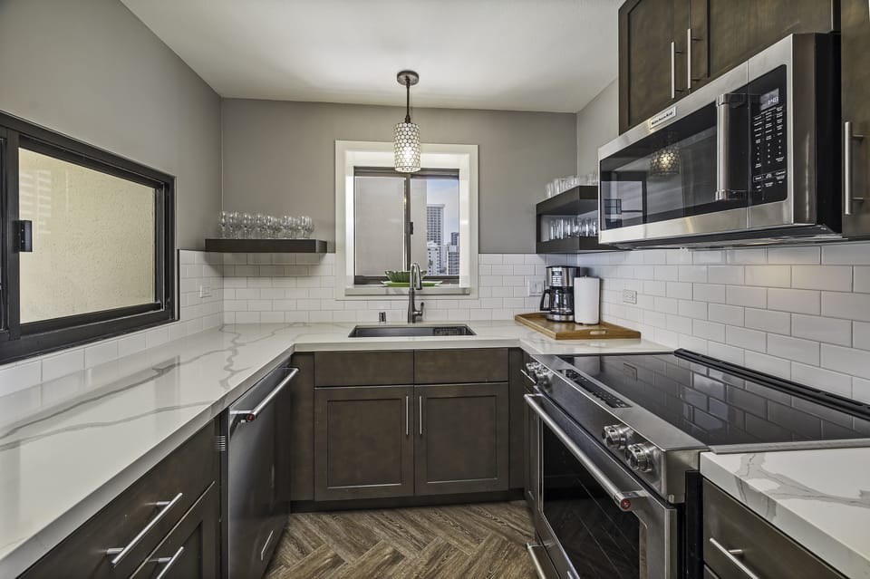 Fully Equipped Kitchen Ready to Cook
