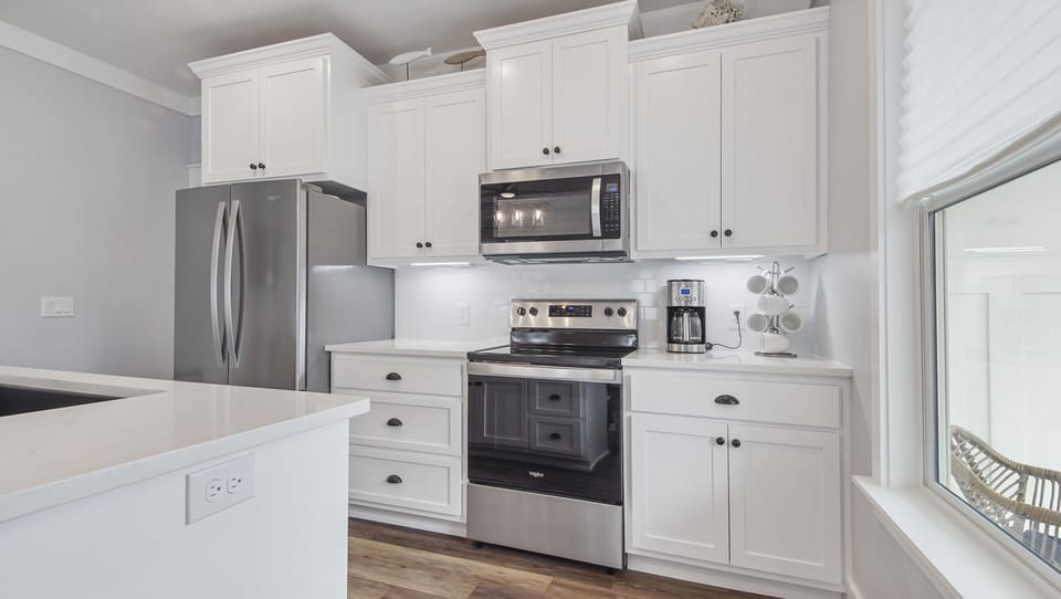 Coffee station and full service kitchen and appliances. Both drip and Keurig.