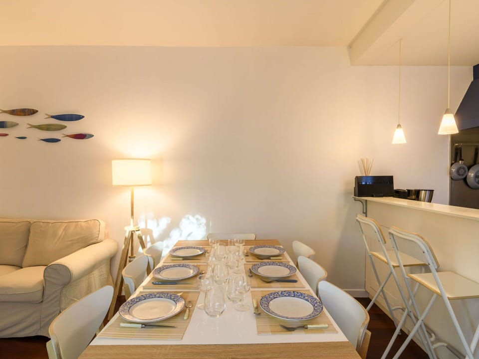Table, Furniture, Chair, Wood, Tableware, Lighting, Couch, Interior Design, Floor, Lamp