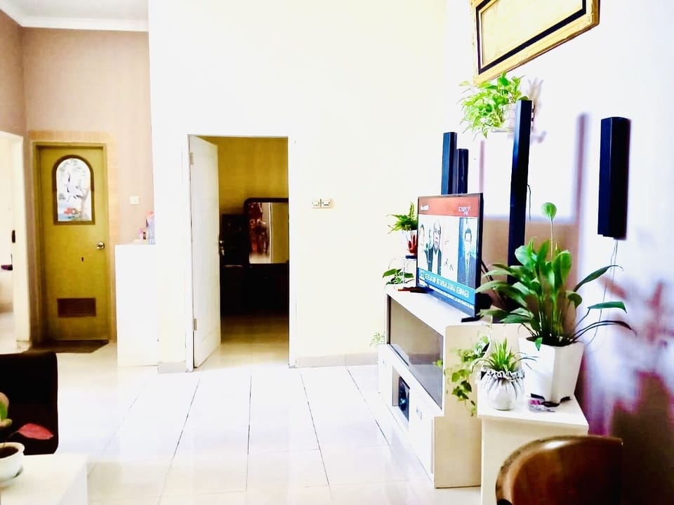 First bedroom’sdoor
