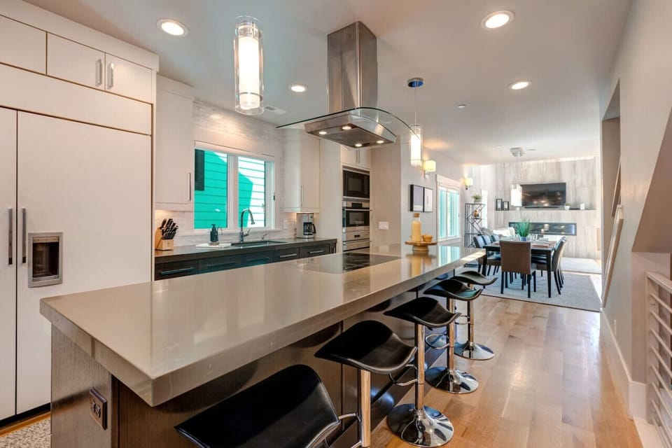 Large kitchen for the gourmet chef in the group