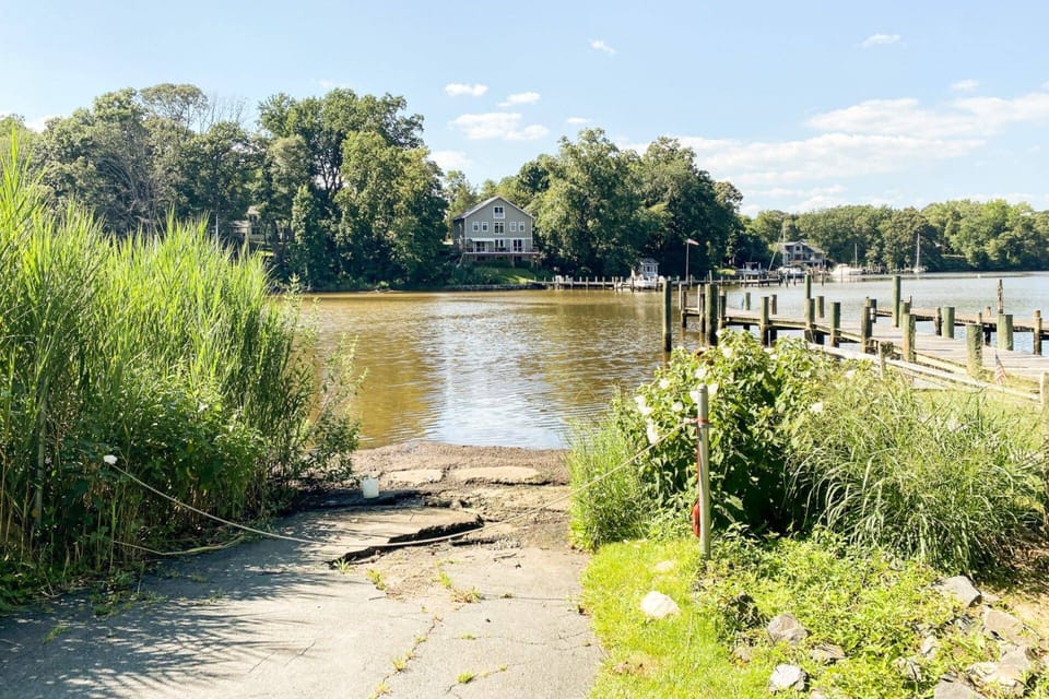 Launch the kayaks (or your own paddle board) a block away from the home.