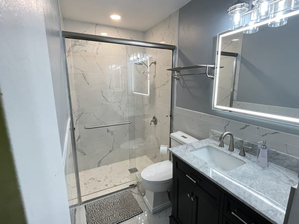 Nantucket Suite Bath