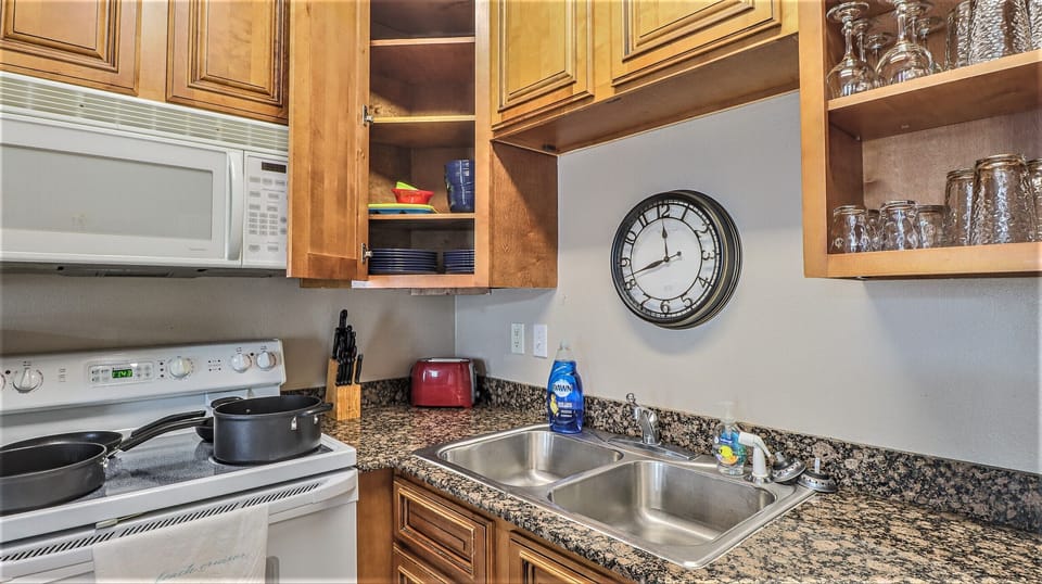 Fully stocked kitchen! Just bring your food and drinks!