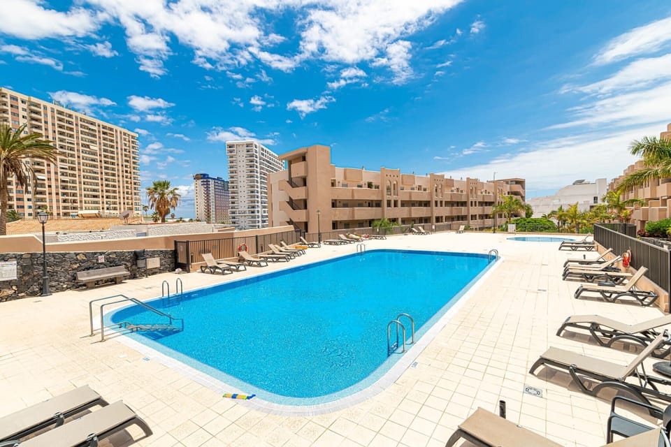 Want to cool off, a swimming pool awaits you at the foot of the residence.
