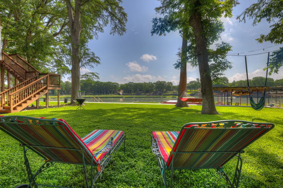 Relax Lakeside.