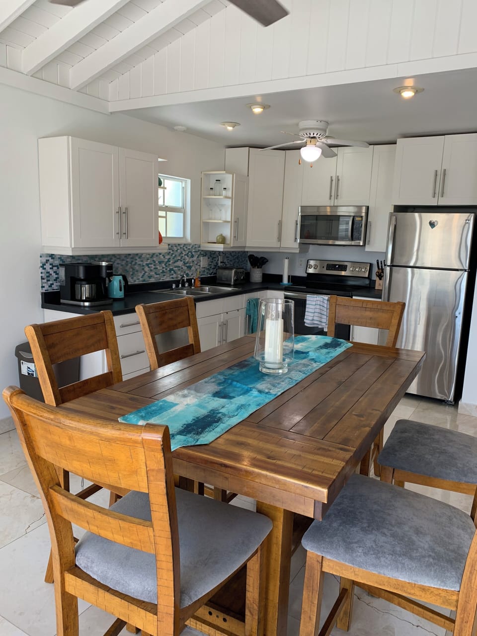 Indoor dining table for 6