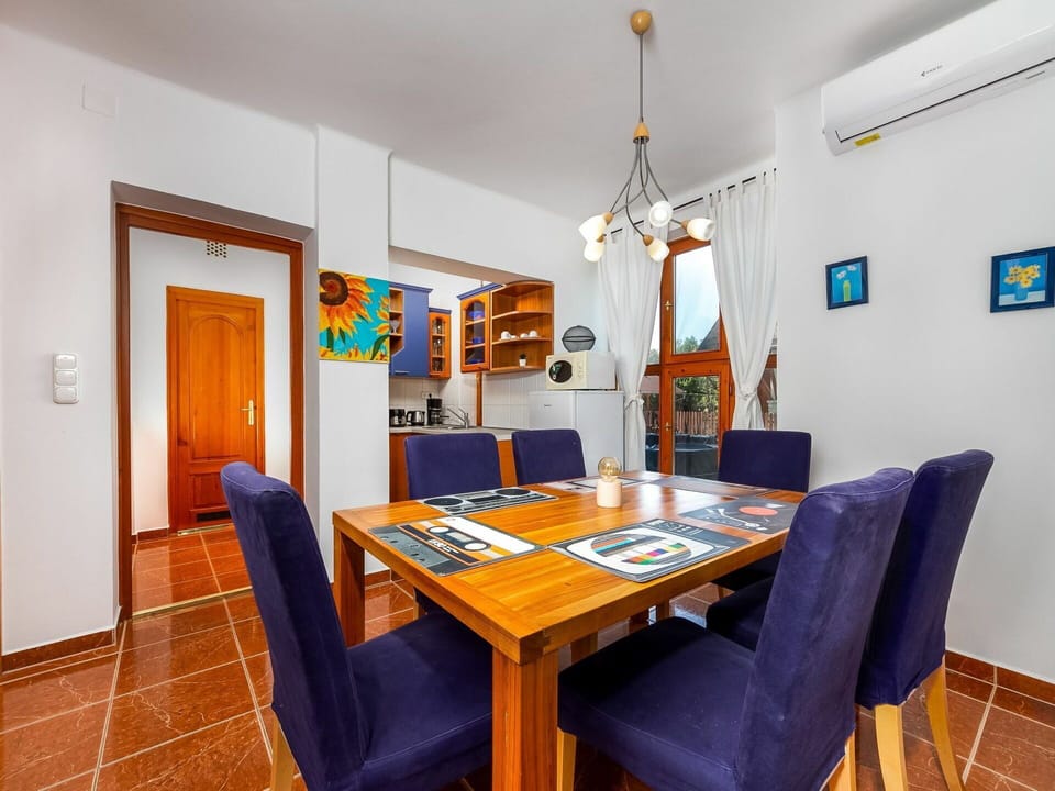 Table, Furniture, Picture Frame, Property, Chair, Orange, Wood, Building, Interior Design, Living Room