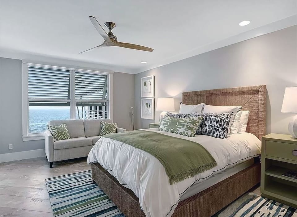 Queen Bedroom 1 - Main Level