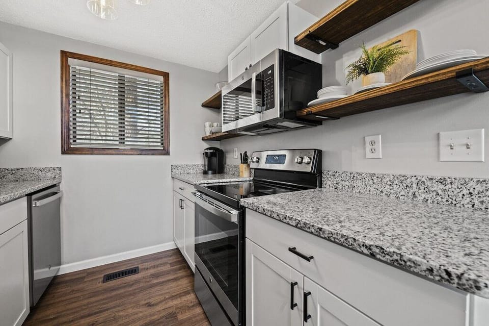 Mountain View Chalet's fully equipped kitchen