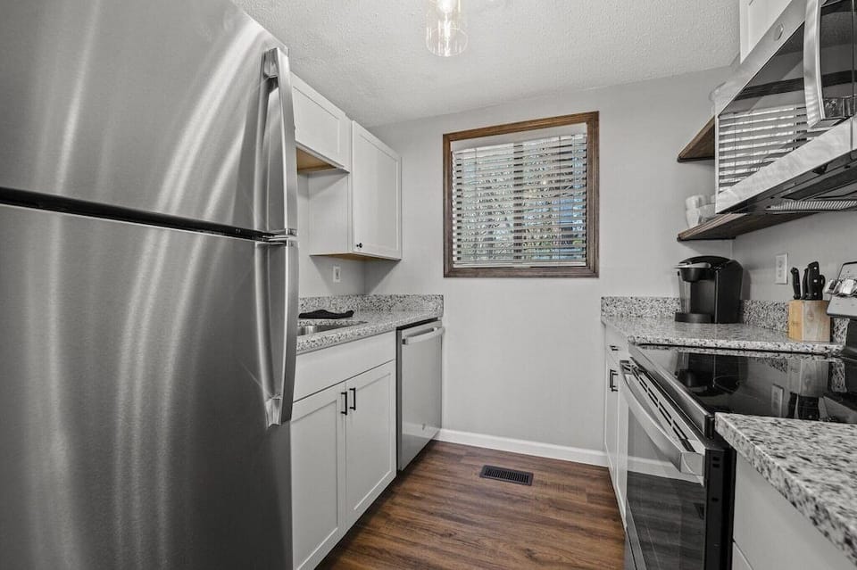Mountain View Chalet's fully equipped kitchen