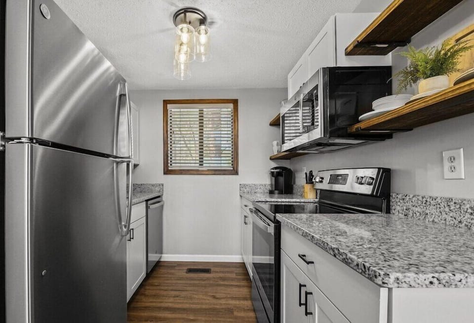Mountain View Chalet's fully equipped kitchen