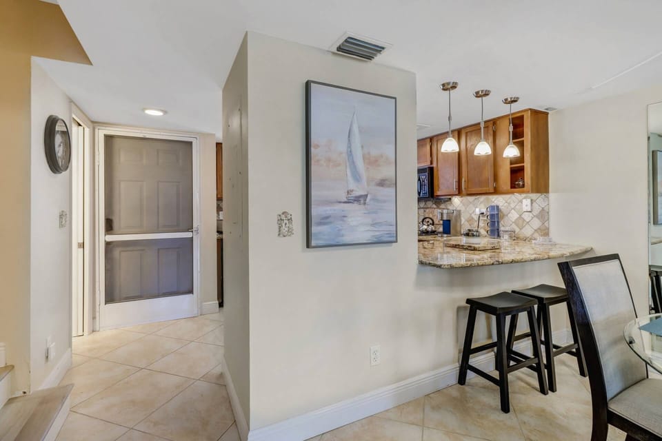 The front door operates on an electronic door lock, meaning no contact check ins, and no keys to keep track of on your trip.