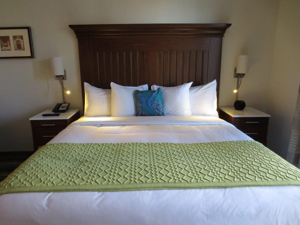 Alfond Inn Classic King Room Bedroom 2  21