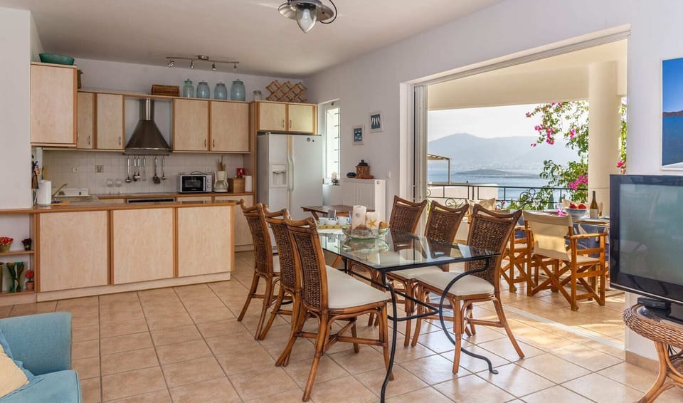 Fully equipped kitchen