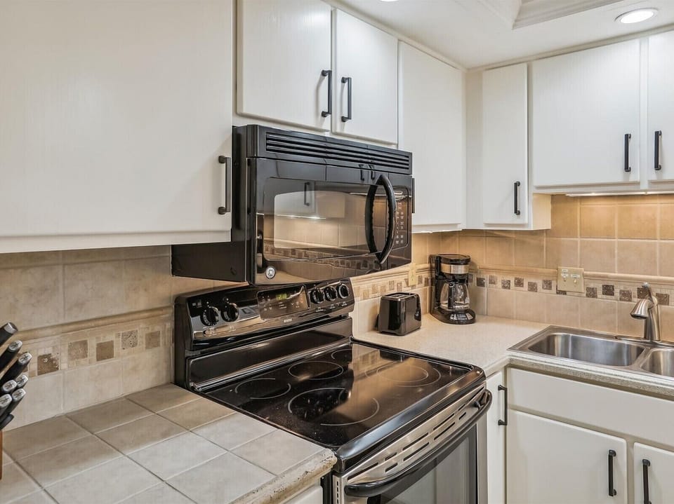Kitchen at 1741 Bluff Villa