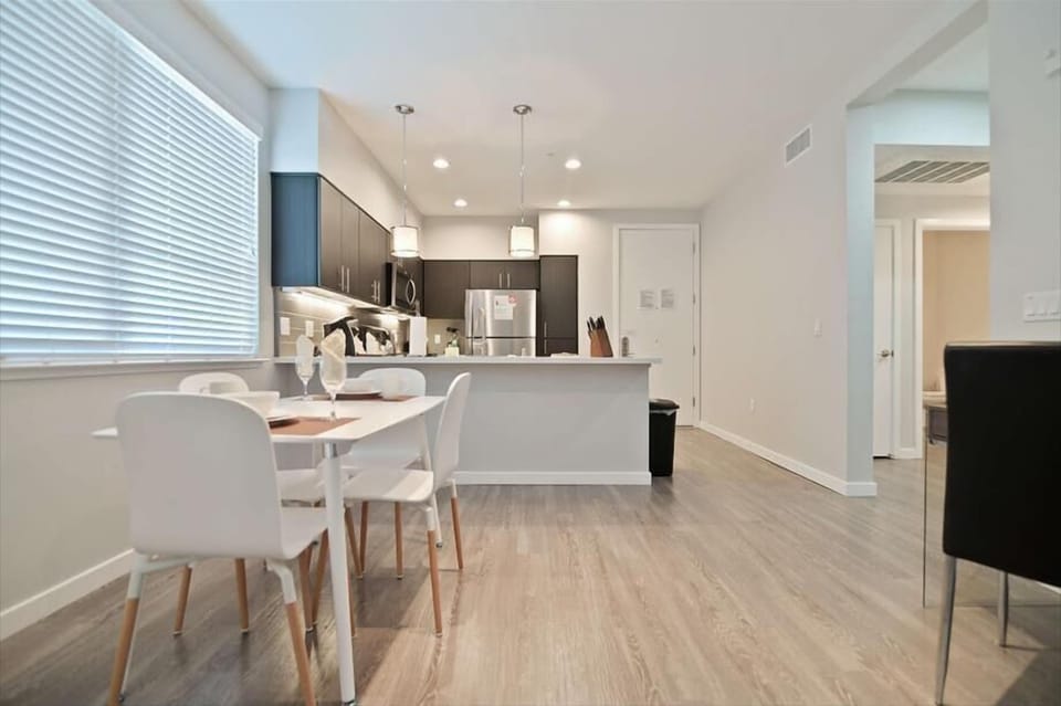 North Peninsula Menlo Park 1 Bedroom Dining Room